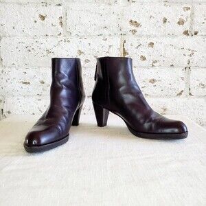 Stuart Weitzman Restart Brown Leather Ankle Booties Round Toe Norm Fall Sz 7.5